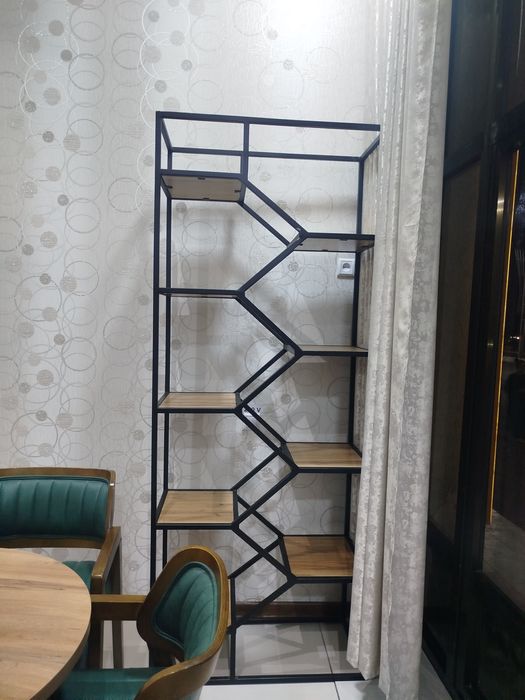 Лофт полка для цветов и книг сотилади