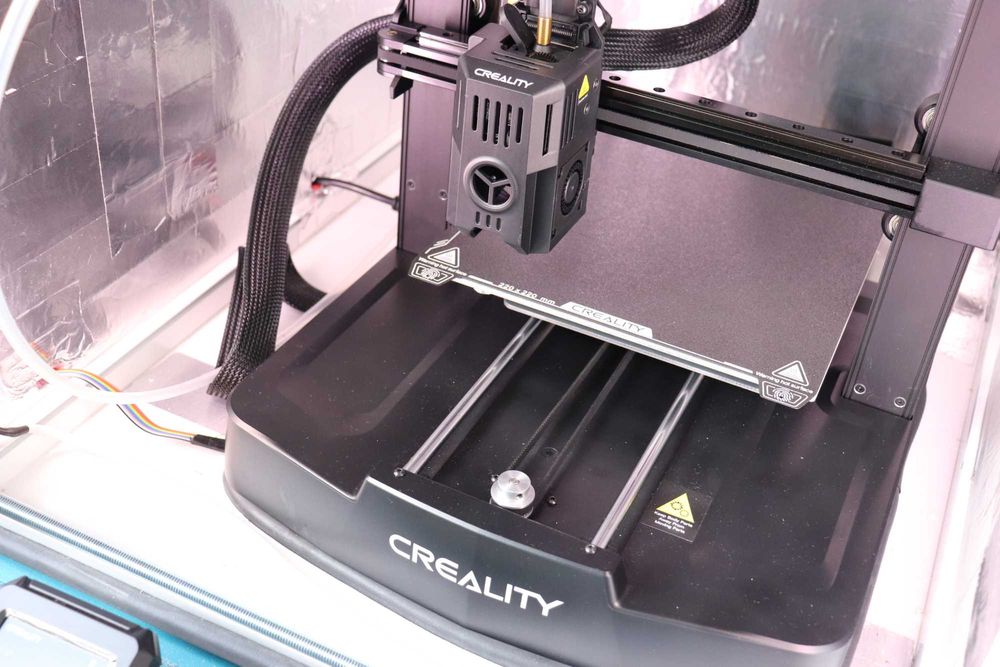 Imprimanta 3d Creality Ender 3 v3 KE cu cutie inchisa, Incalzita