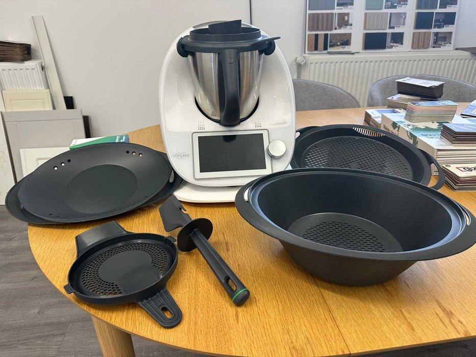 Robot de bucatarie Thermomix TM6-1 cu accesorii
