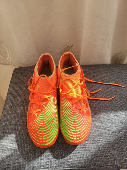 Vind Adidași de fotbal