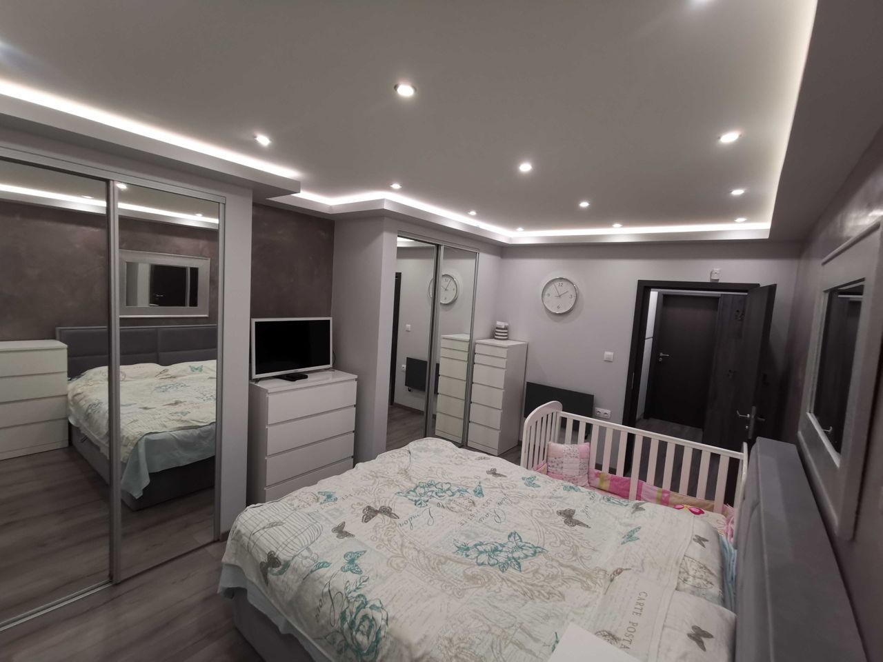 Дава се под наем Тристаен апартамент в Карлово - 82 кв.м за 135000 € - Снимка #13