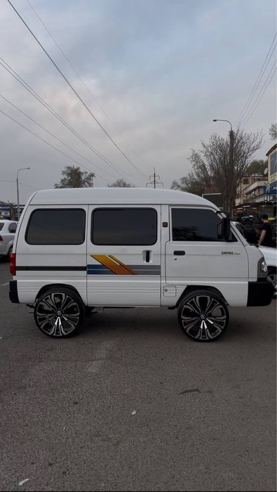 Damas taxi yer sharida joylashgan bosa boldi yetqazib qoyamiza