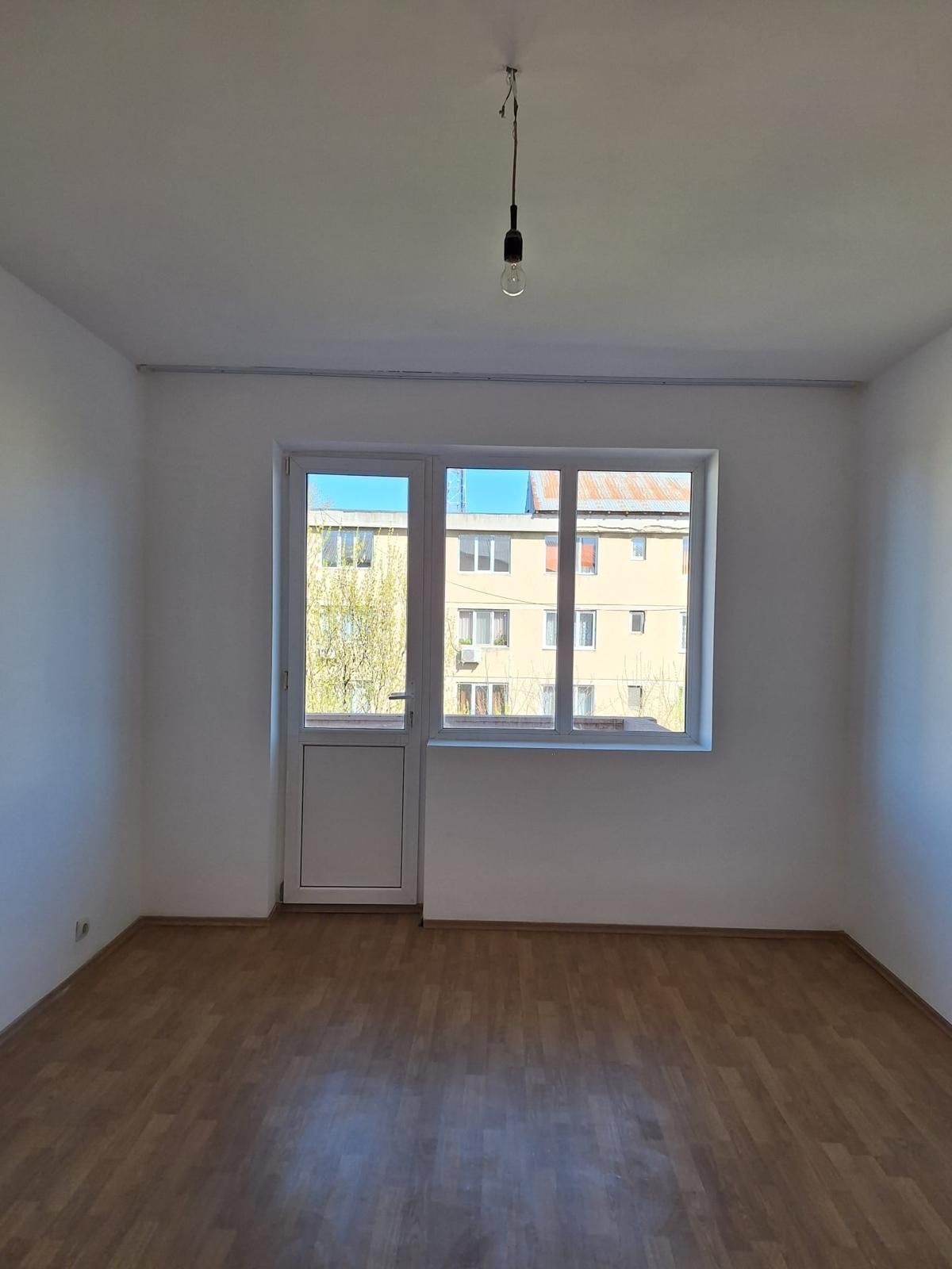 Vând apartament 2 camere Corabia