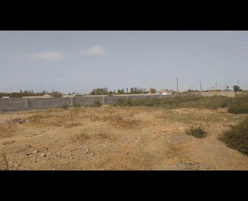 6 sotix yer uchastkasi sotiladi