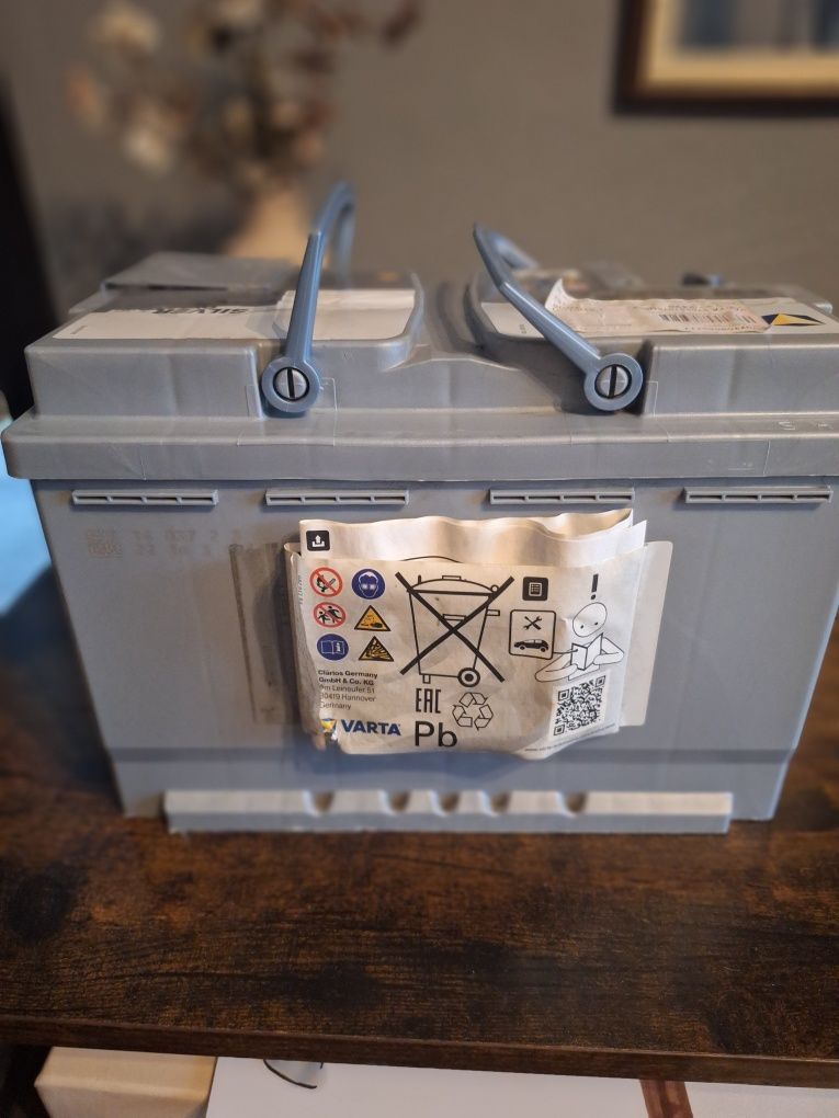 Акумулатор VARTA Silver Dynamic AGM, 12 V, 70 Ah, 760 A
