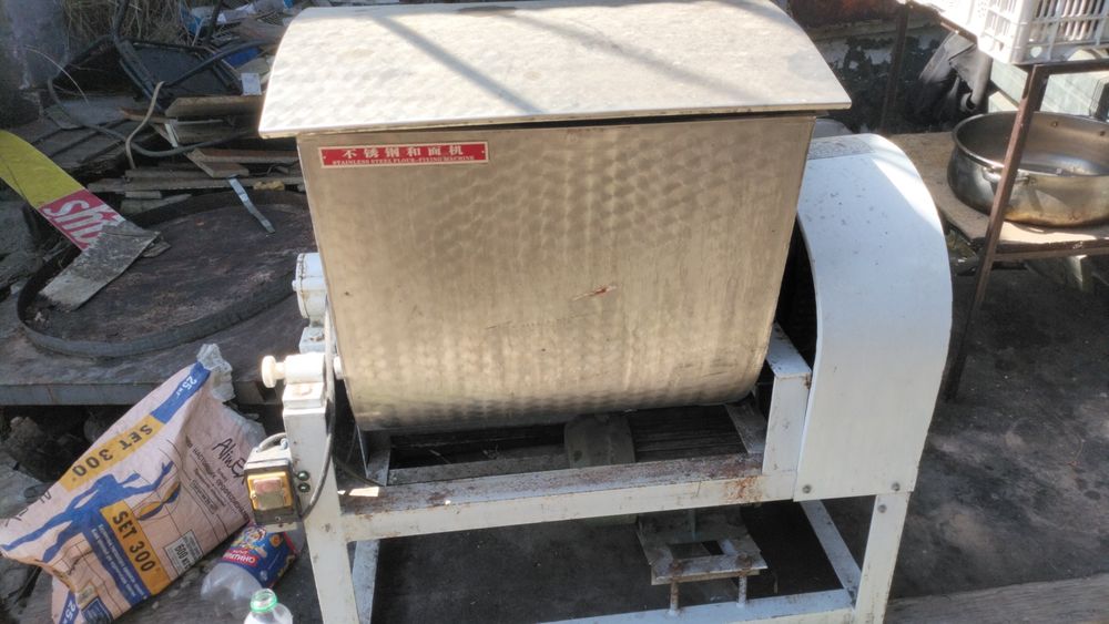 Срочно пррдается Тестомес 50кг