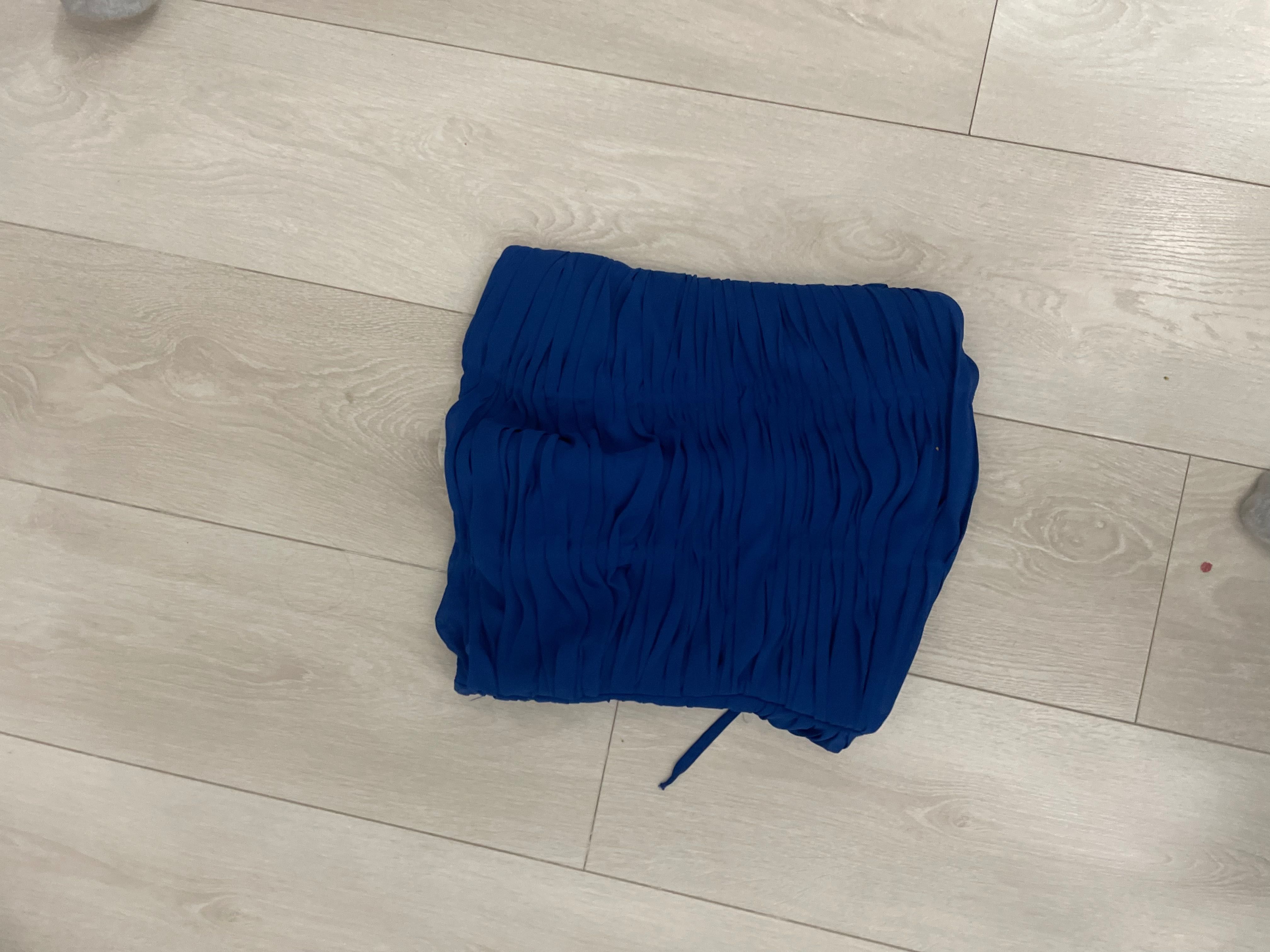 Fusta+ corset făcute la comanda mărimea S/M poate fi ajustata! S