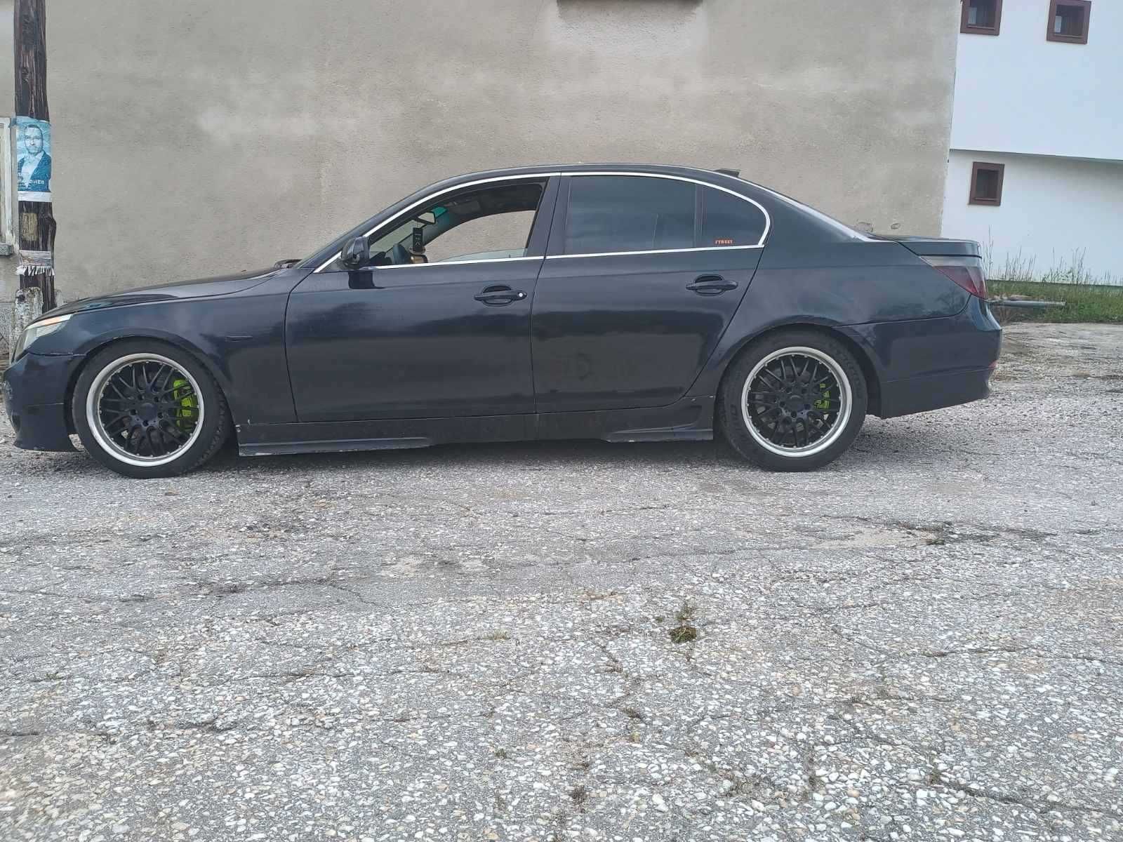 BMW E60 530d автомат 2005г.
