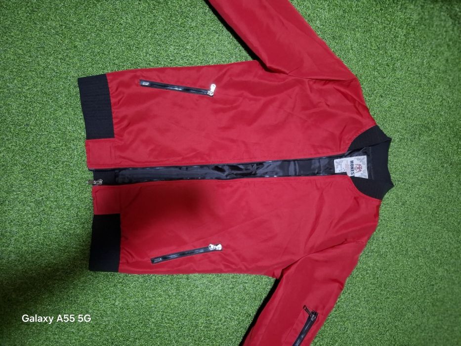 Kurtka spartifka vetrovkalar