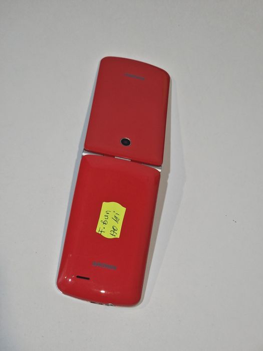 Telefon cu butoane mari și display destul de generos- Seniori