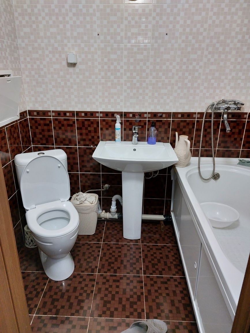 3 комн. кв в 30 мкр, 183/1 д. Этаж 2