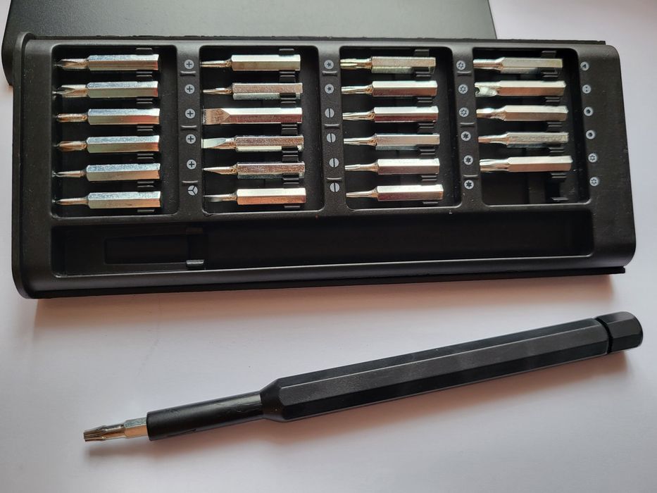 Set de șurubelnițe multifuncționale 24 în 1