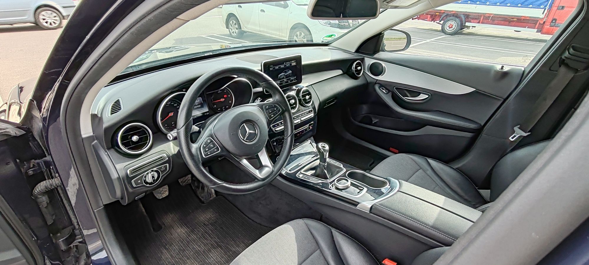 Mercedes-Benz c220