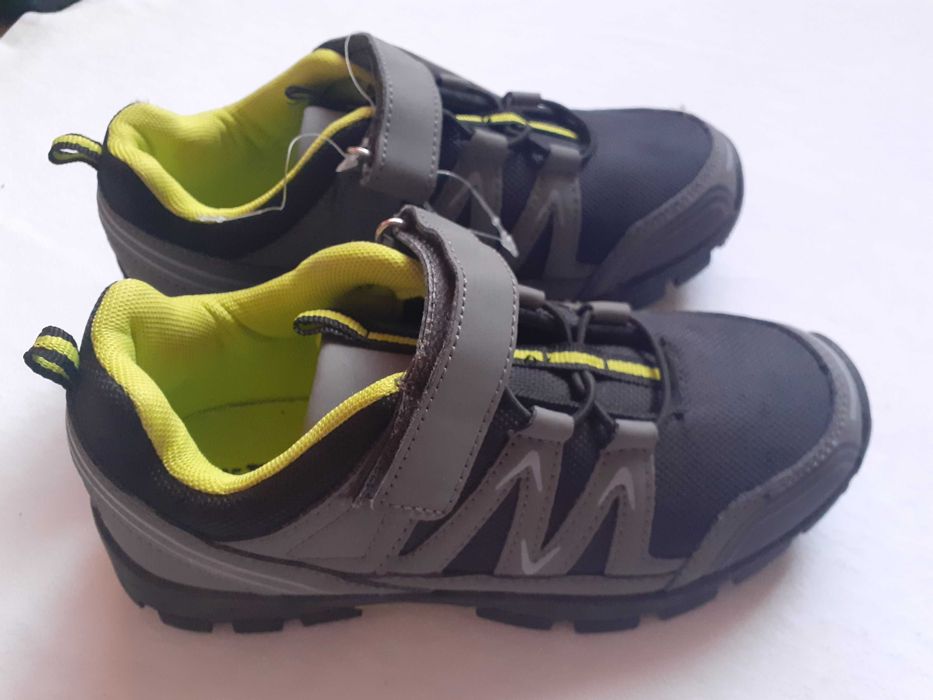 Adidasi tip ghetuta, de trekking marime 35 (interior cca.22cm), noi