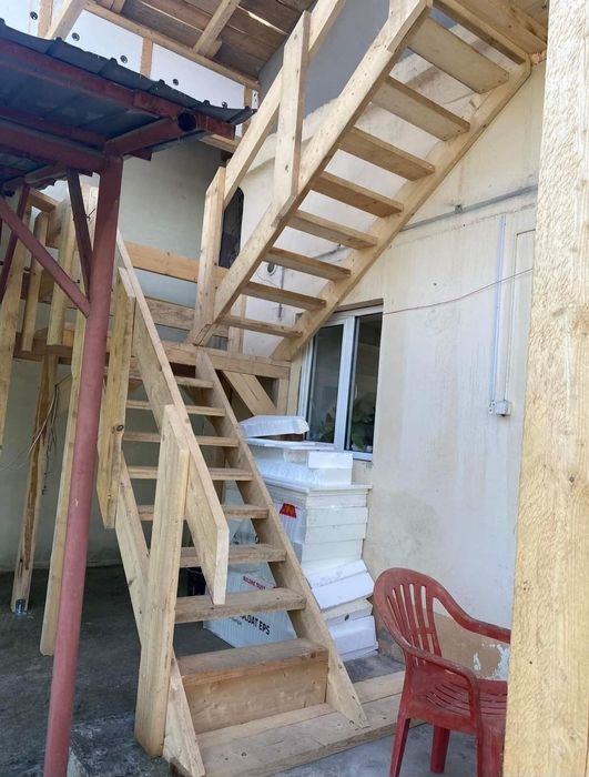 Executam acoperisuri și reparații