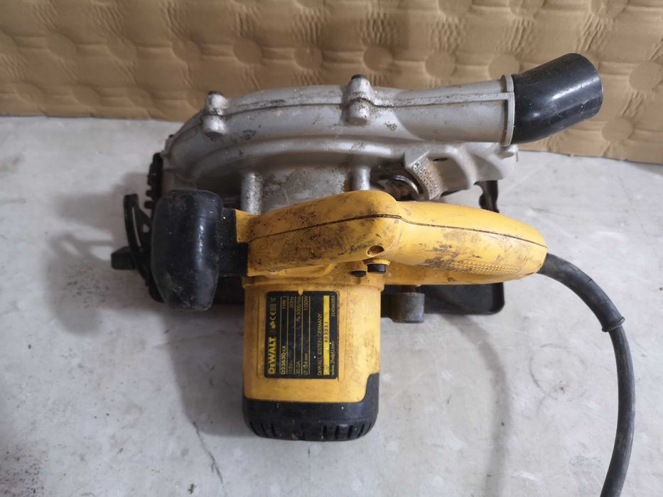 Ръчен циркуляр - DEWALT 1150W \ 110V