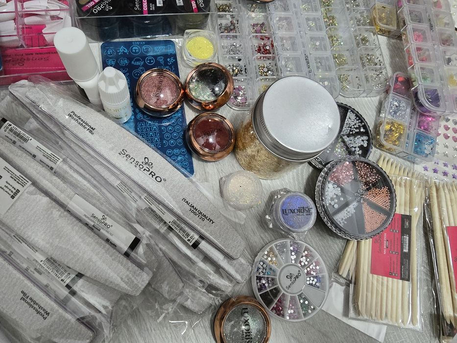 Vând tot ce se vede