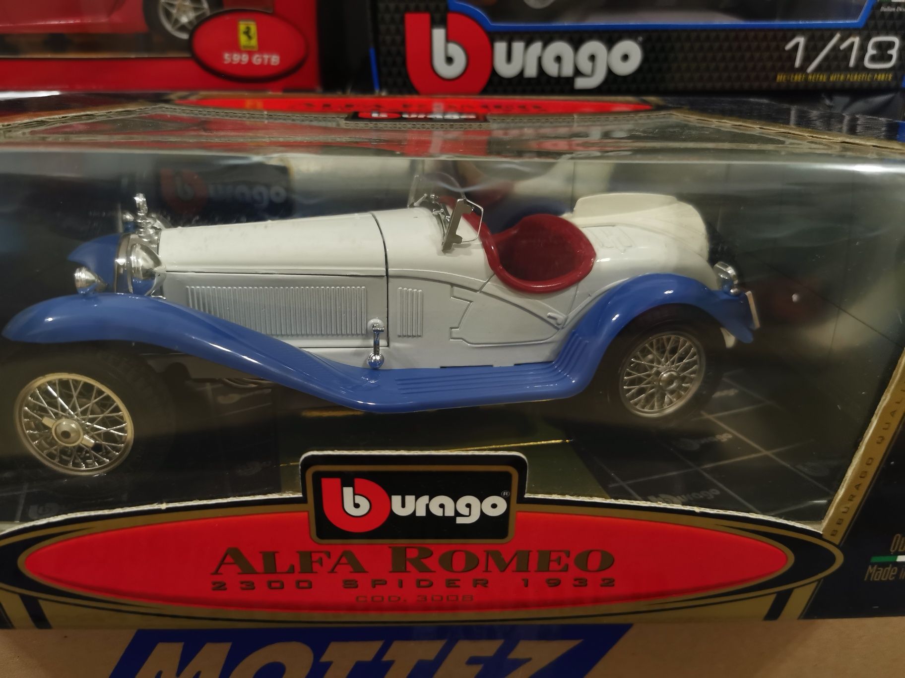 Alfa Romeo 2300 Spider 1:18 Burago
