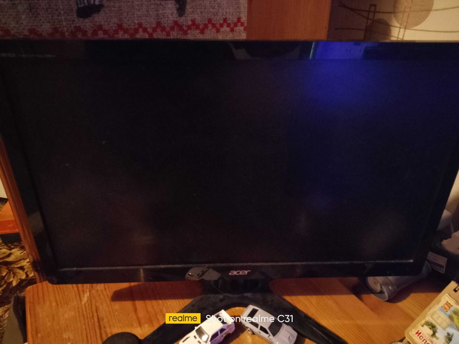 Продавам монитор Aser