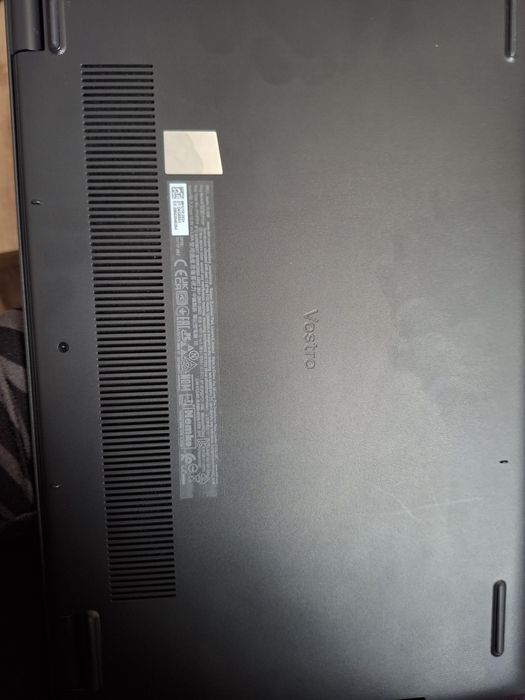 Vând Laptop Dell Vostro 3530 Full HD