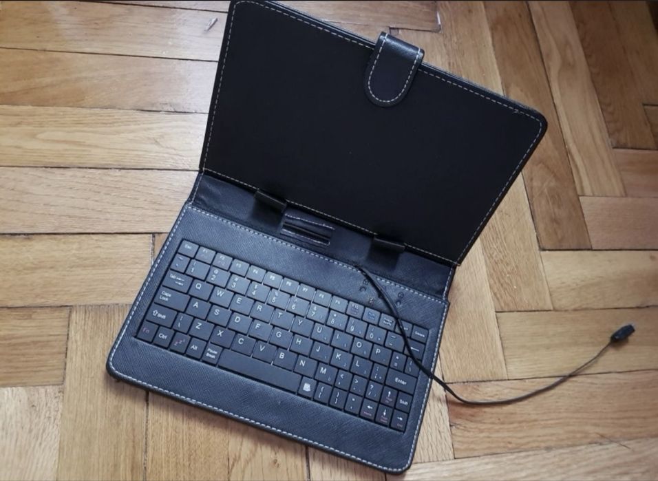 Vand huse si folii sticla Samsung Galaxy S3 S20 si huse tableta 7"