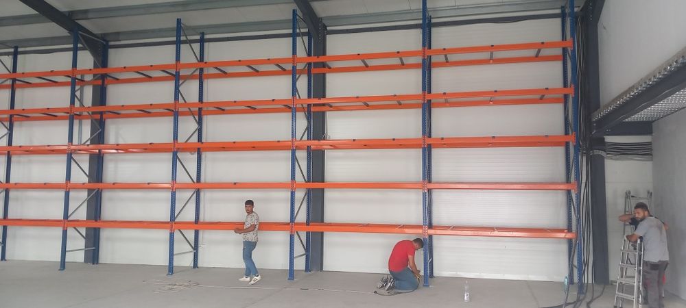 Montaj de rafturi metalice 456x666