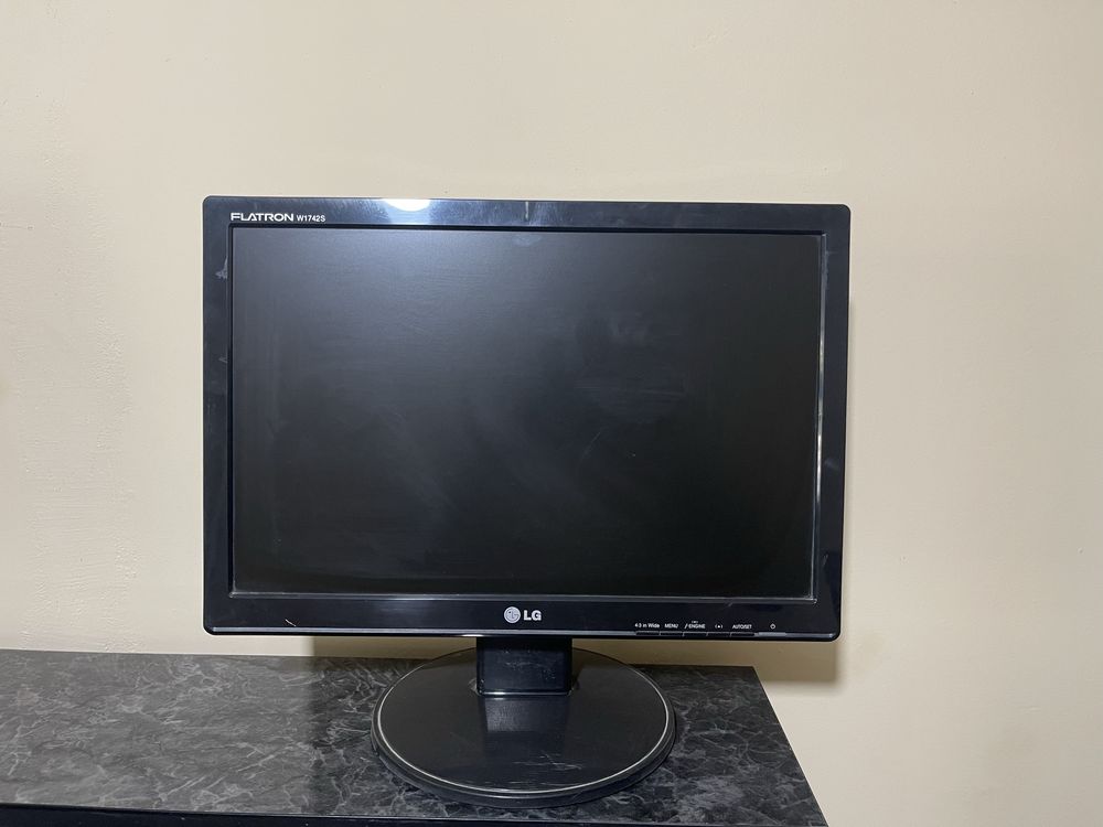 Samsung LG Artel  monitorlar 22 va 19 razmer