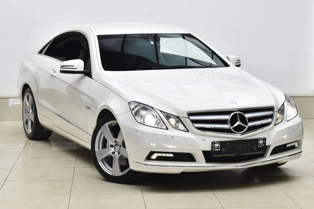 Mercedes-Benz E Bi-Xenon/ Piele/ Senzori fata spate/ AMG