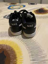 Nike-uri negre mărimea 39