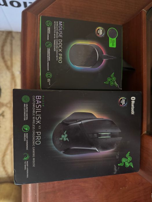 Razer Basilisk v3 pro + Dock (мышь + зарядная станция)