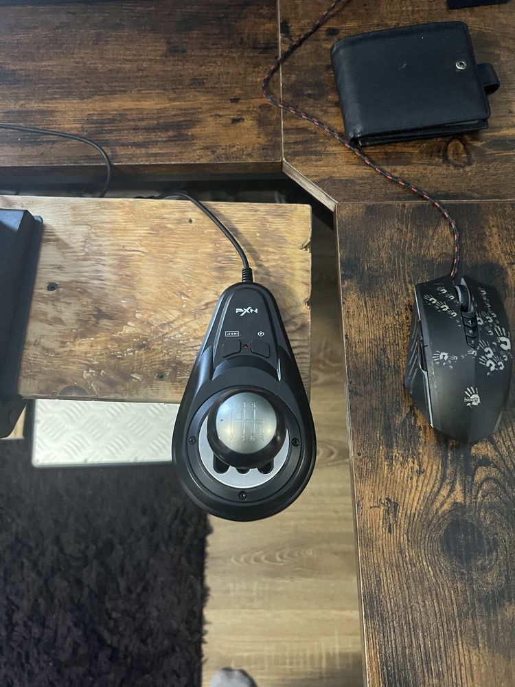 Volan gaming pxn v10 cu garantie