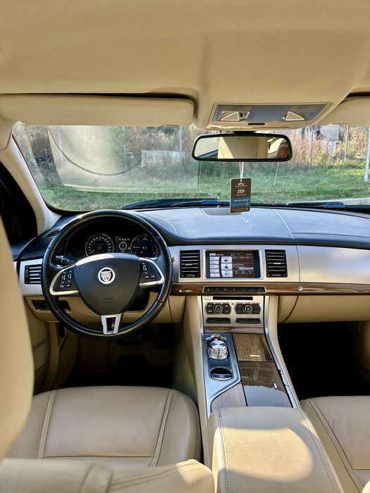 Jaguar XF 2013 2.2D / Accept variante auto