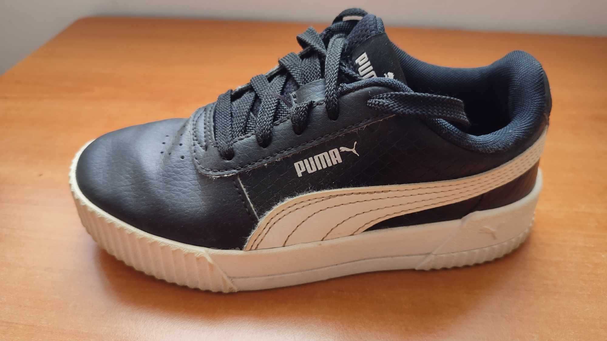 Продавам детски затворени обувки Puma