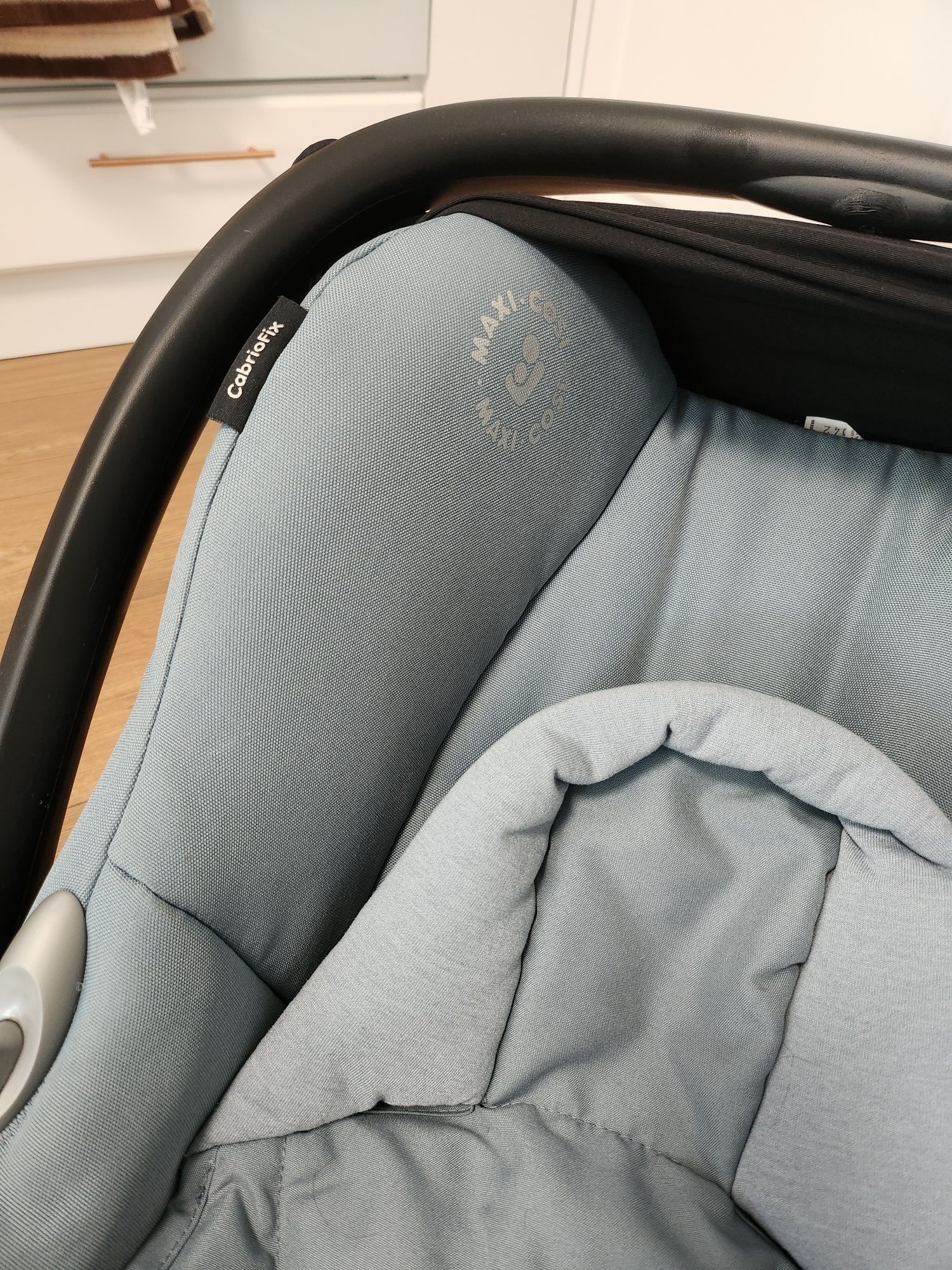 Столче за кола Maxi-Cosi Cabriofix