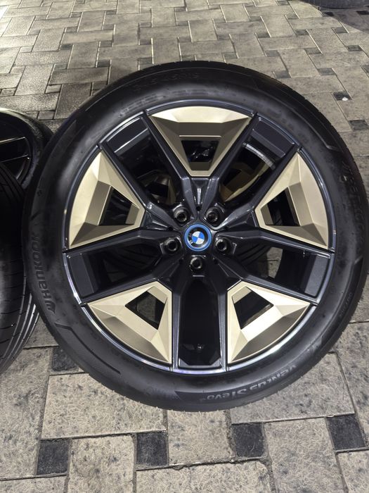 Bmw i5 zavod arginal diska baloni 245”45”19 hankok ideal obmenam bor