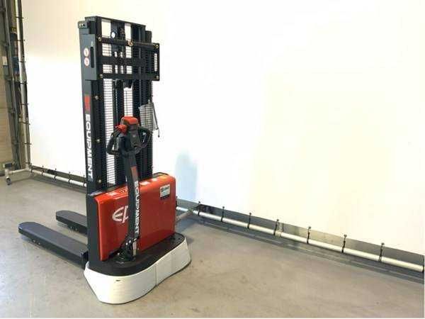 Transpalet electric, 1.200 kg., Li-Ion, inaltime ridicare 2.7 m