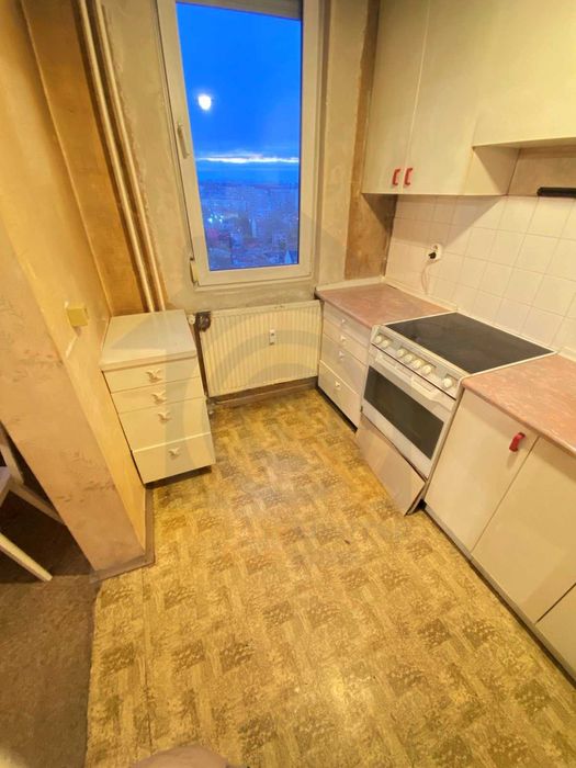 Тристаен апартамент в Зона Б19