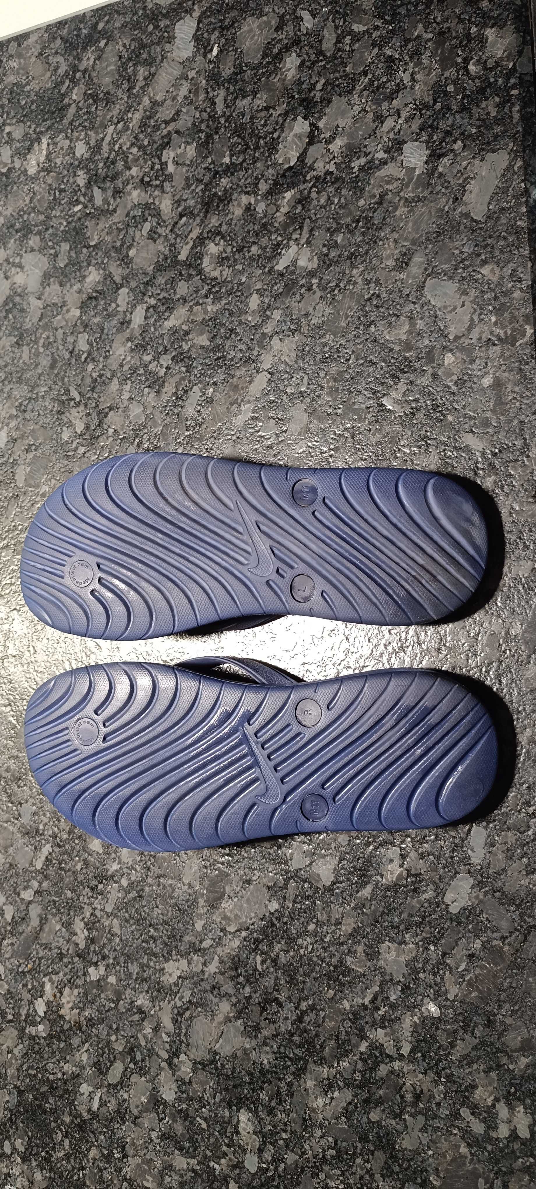 Продавам чехли NIKE