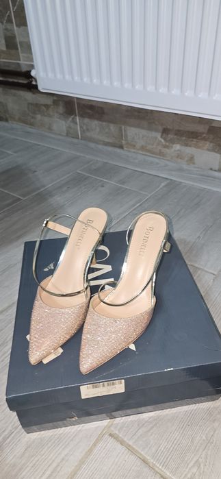 Pantofi eleganți mărimea 39