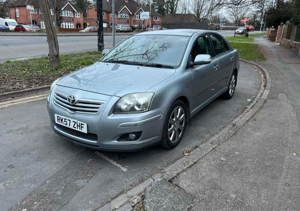 Dezmembrez Toyota Avensis T25 2.2 150 cp 2008