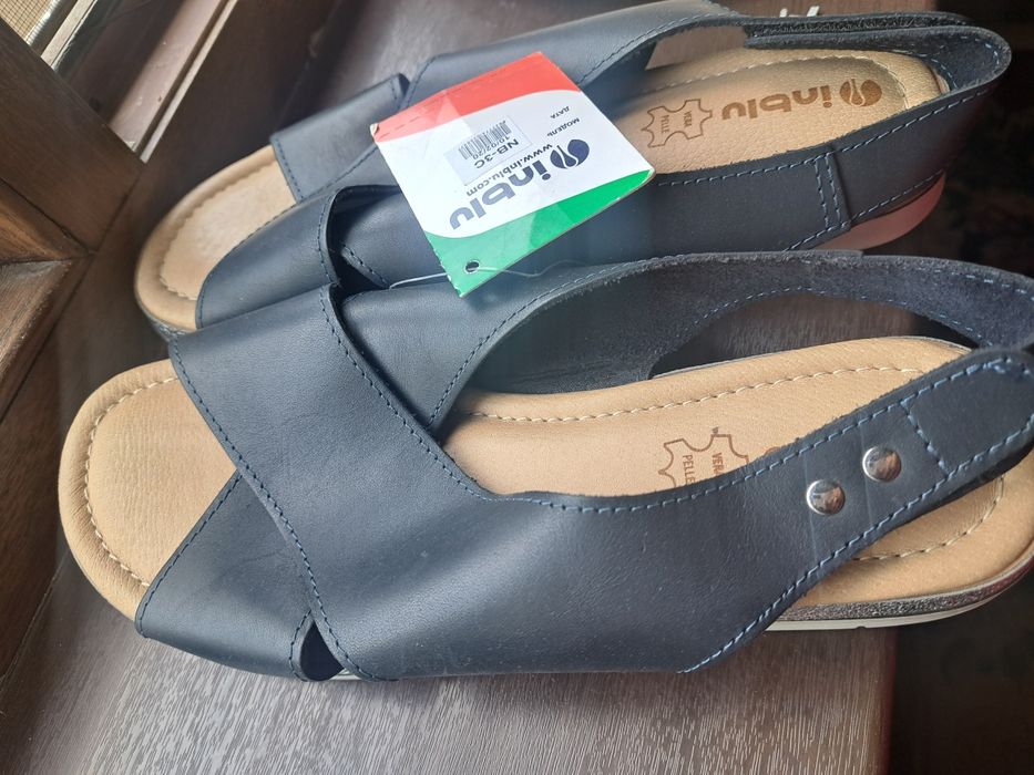 Сандали кожаный новый.