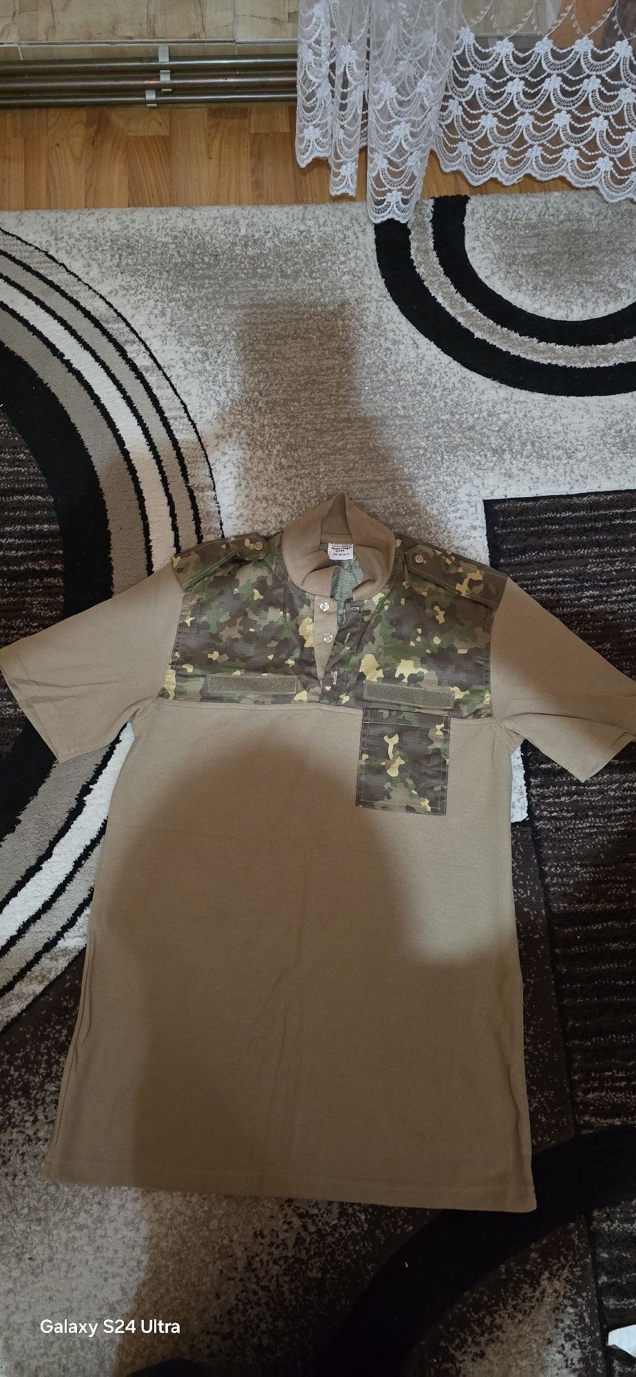 Tricouri combat noi