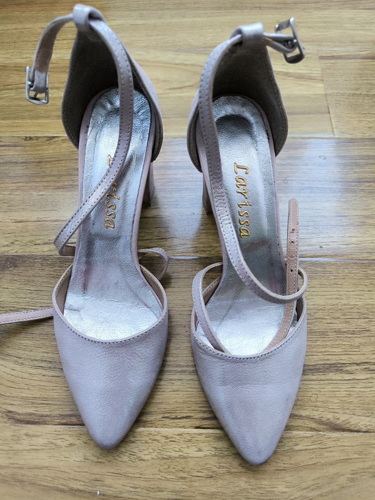 Pantofi eleganți