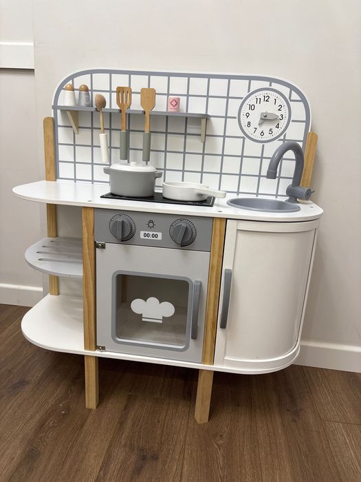 Продам детскую кухню