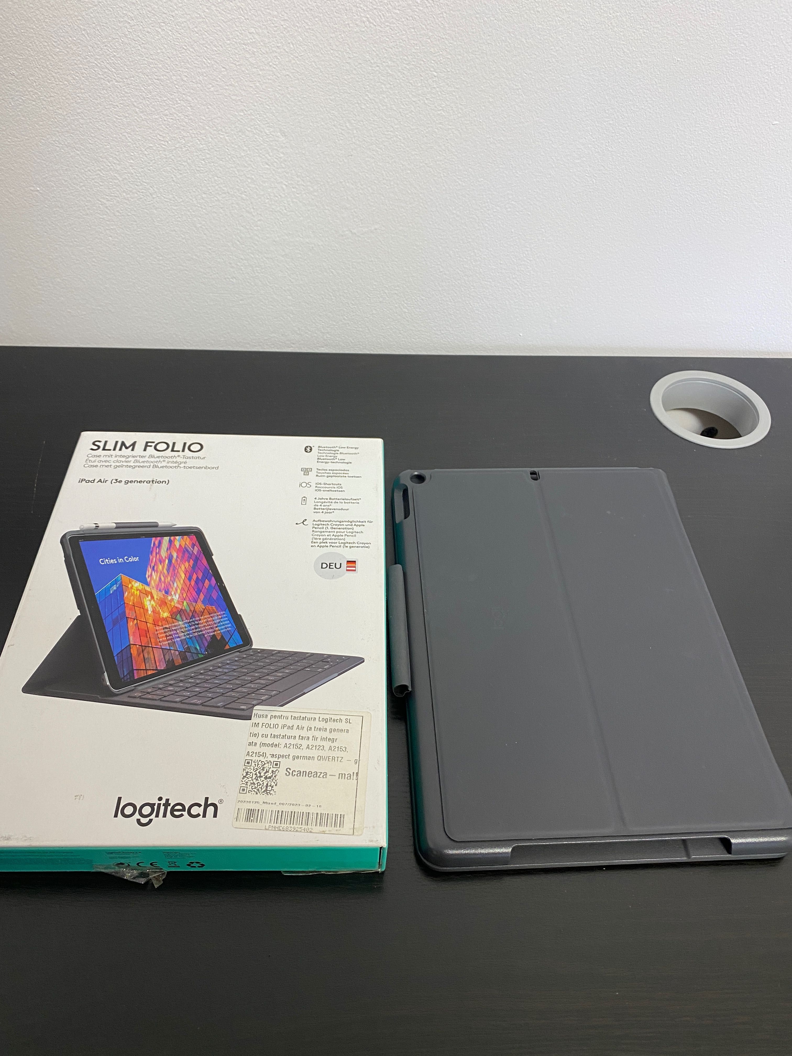 Husa cu tastatura Logitech iPad Air 3e generation