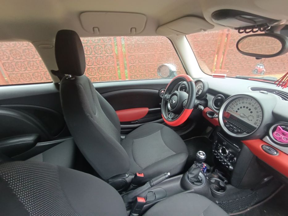 Mini Cooper One 1.6 benzina aspirat 2012