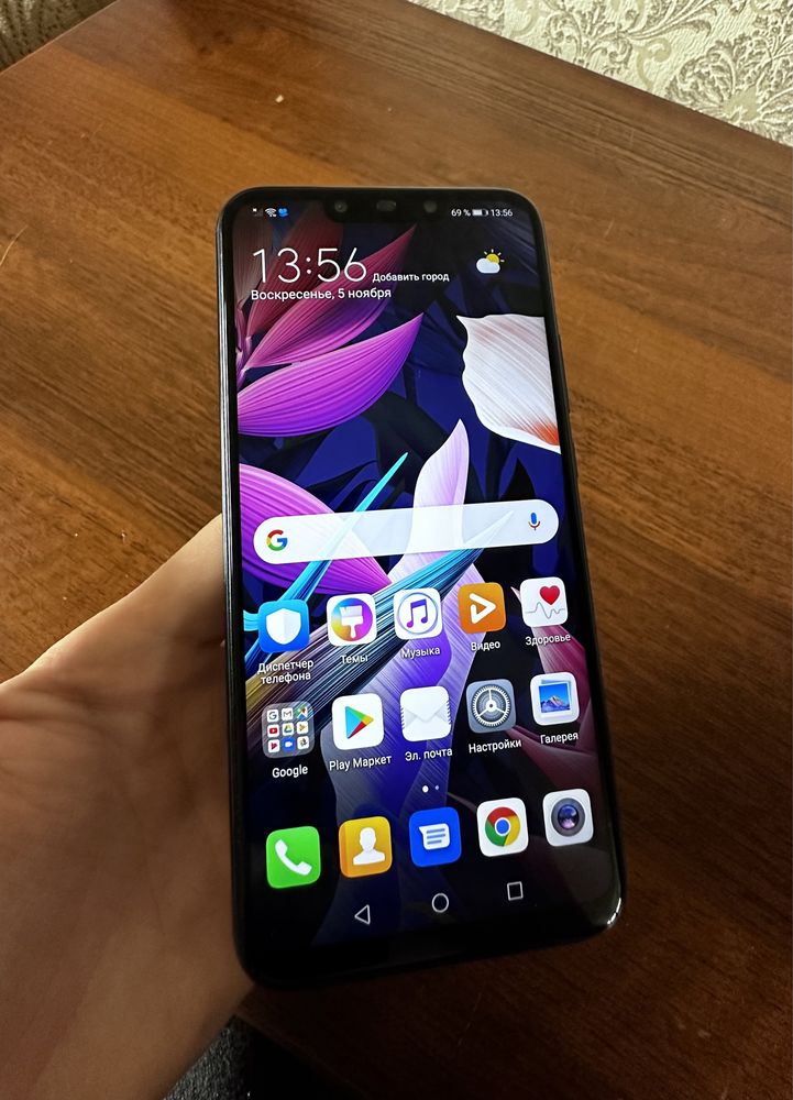 Смартфон Huawei Mate 20lite