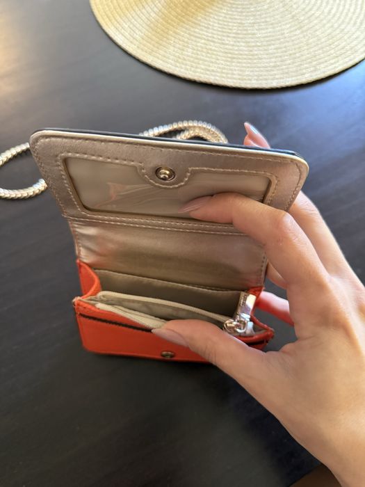 Мини чанта Guess