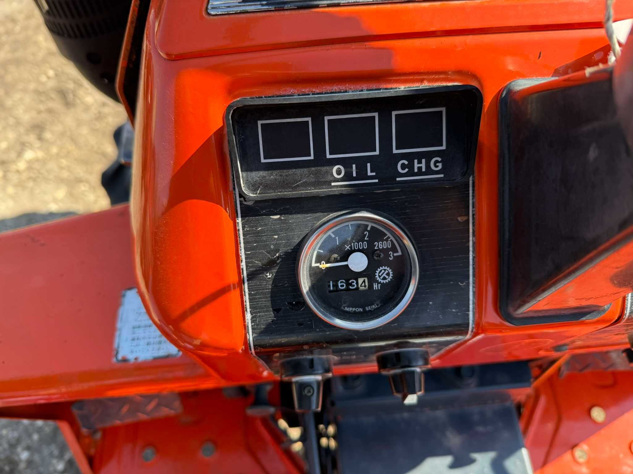 Трактор KUBOTA B1702 4x4