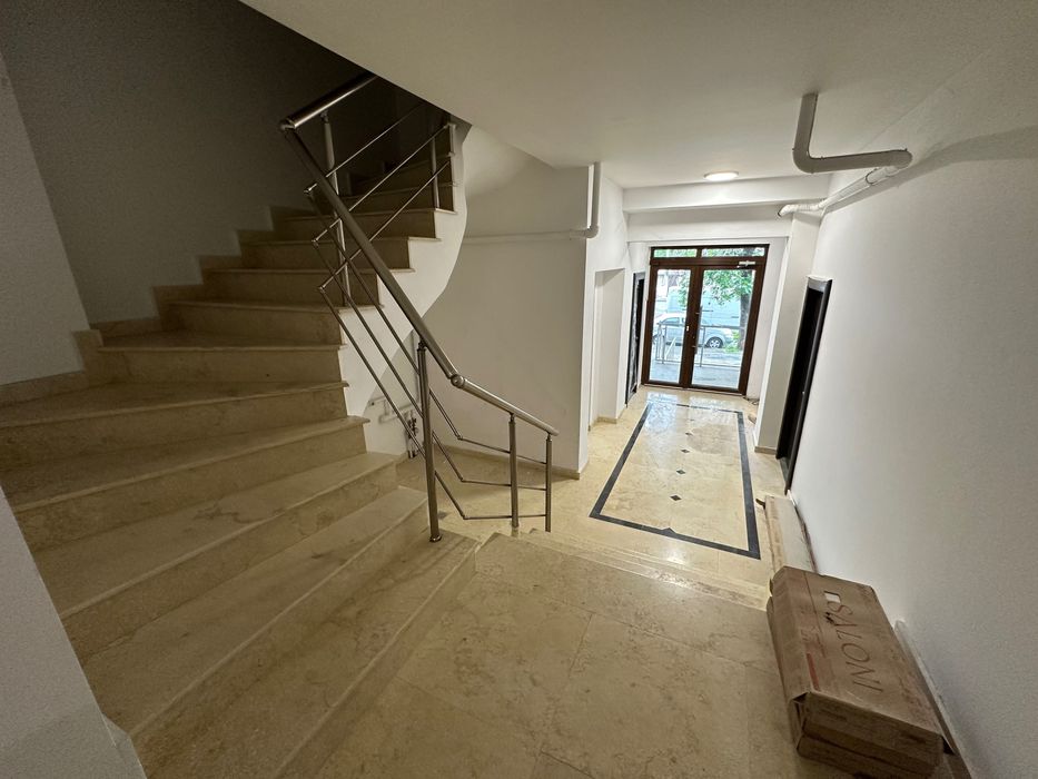 Apartament de vânzare 3 camere Bucuresti noi Jiului